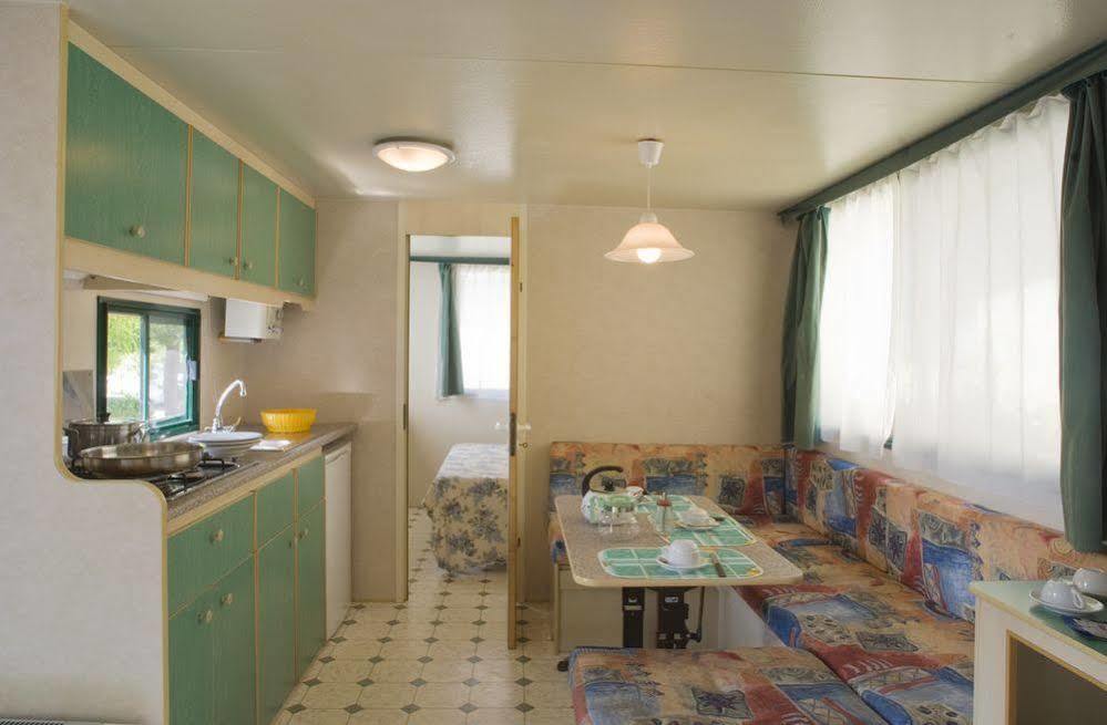 Happy Camp Mobile Homes In Camping Cisano San Vito Бардолино Экстерьер фото